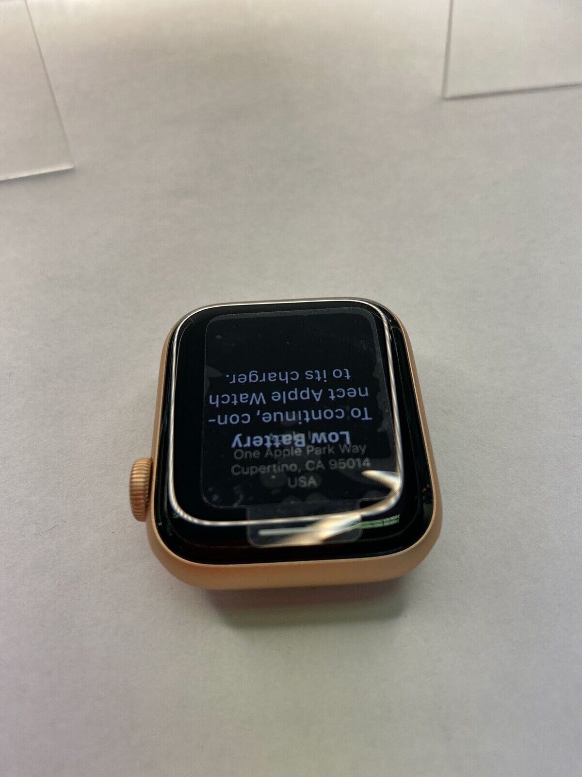 Apple Watch Series 6 (GPS, 40mm) - Gold Aluminium Case