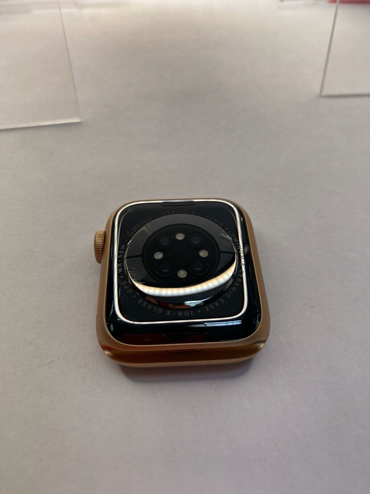 Apple Watch Series 6 (GPS, 40mm) - Gold Aluminium Case