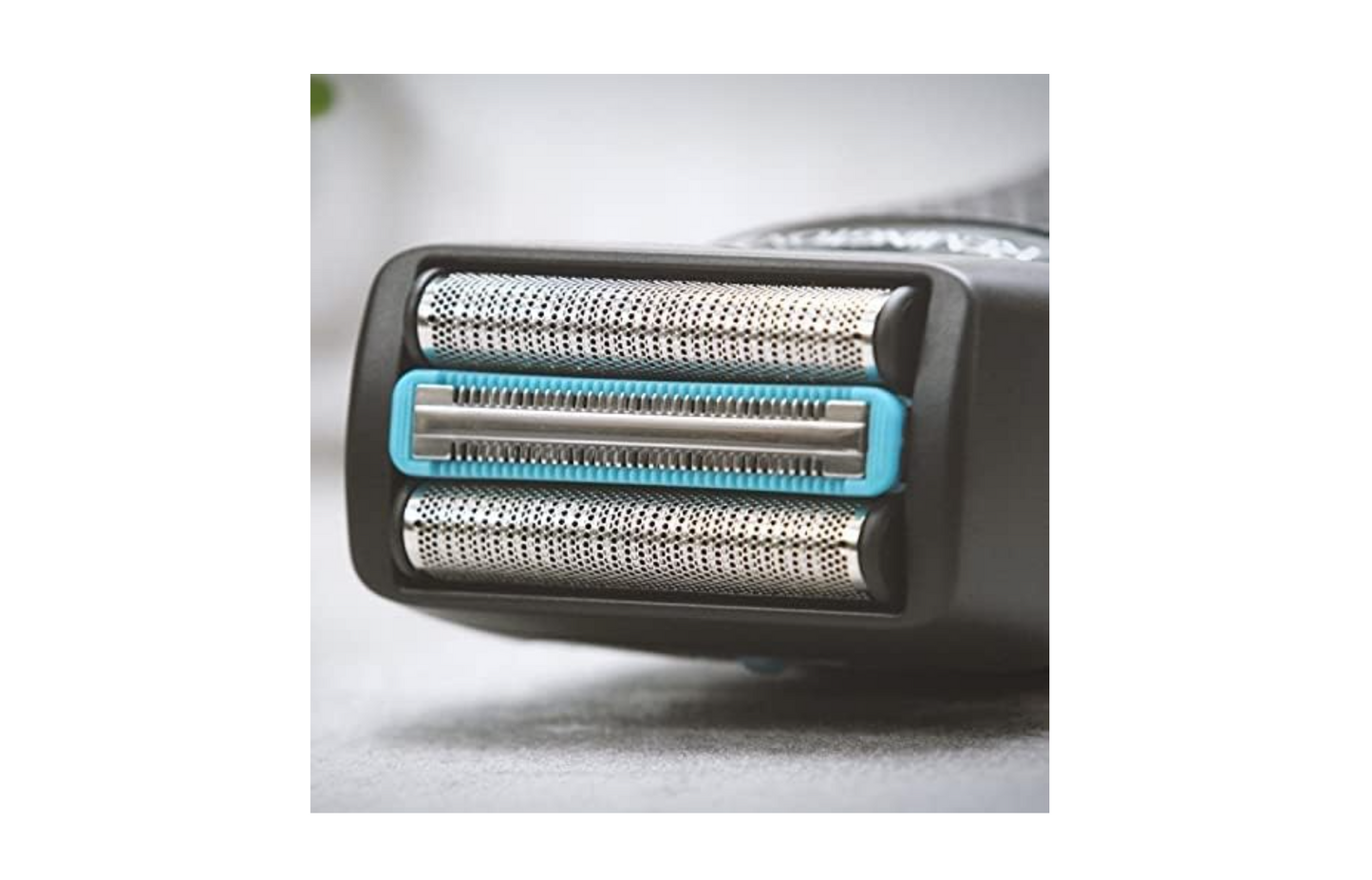 Remington F6000 Men's Shaver - Black/Blue