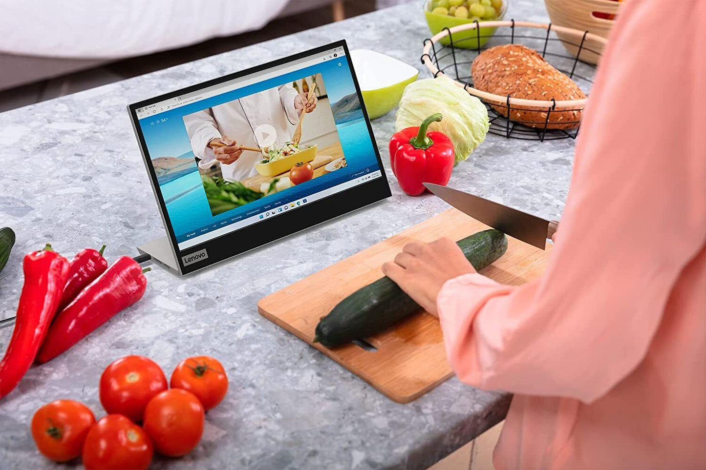Lenovo L15 15.6" FHD IPS Mobile Monitor Aspect Ratio	16:9 Resp Time 6 ms USB-C