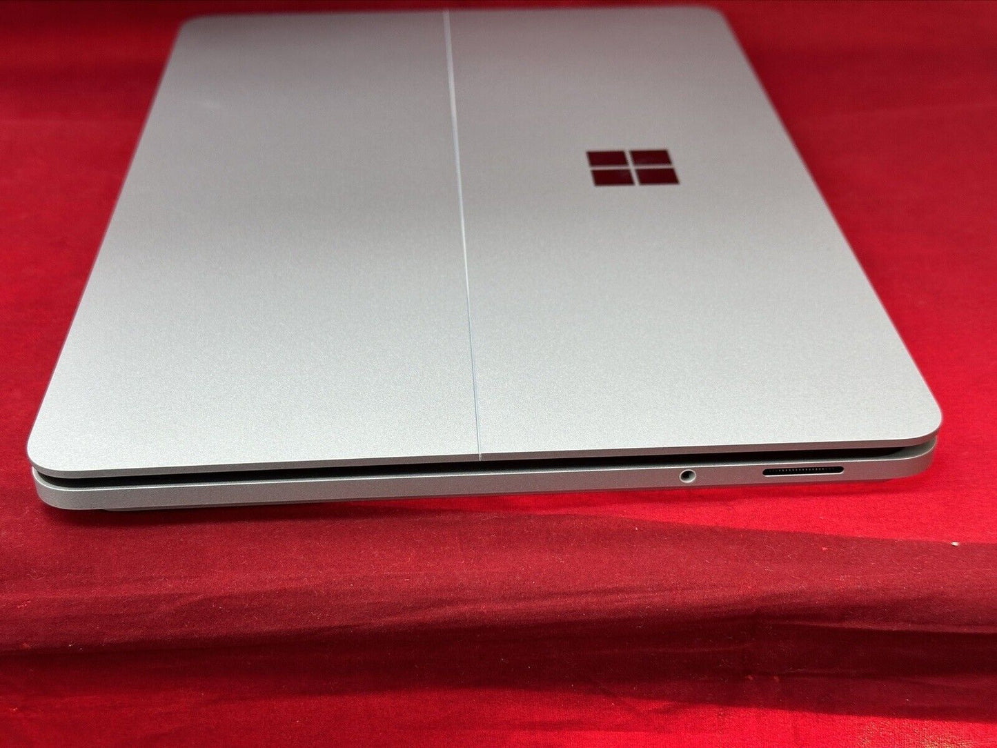 Microsoft Surface Laptop Studio 14.4" (512GB SSD, Intel Core i7-11370H 16GB Ram