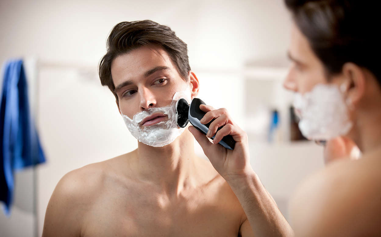 Shaver series 9000 Refurbished wet and dry electric shaver