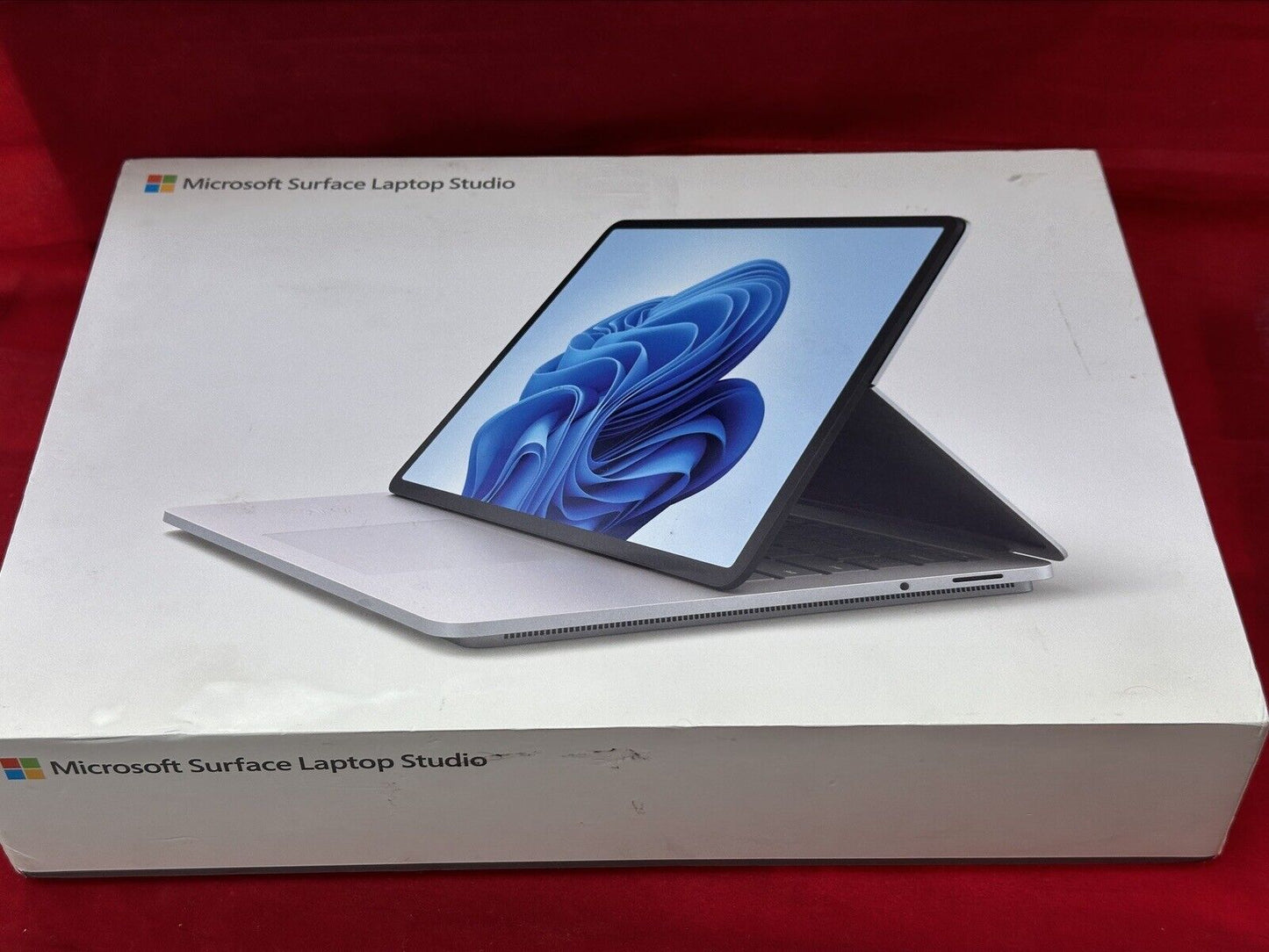 Microsoft Surface Laptop Studio 14.4" (512GB SSD, Intel Core i7-11370H 16GB Ram