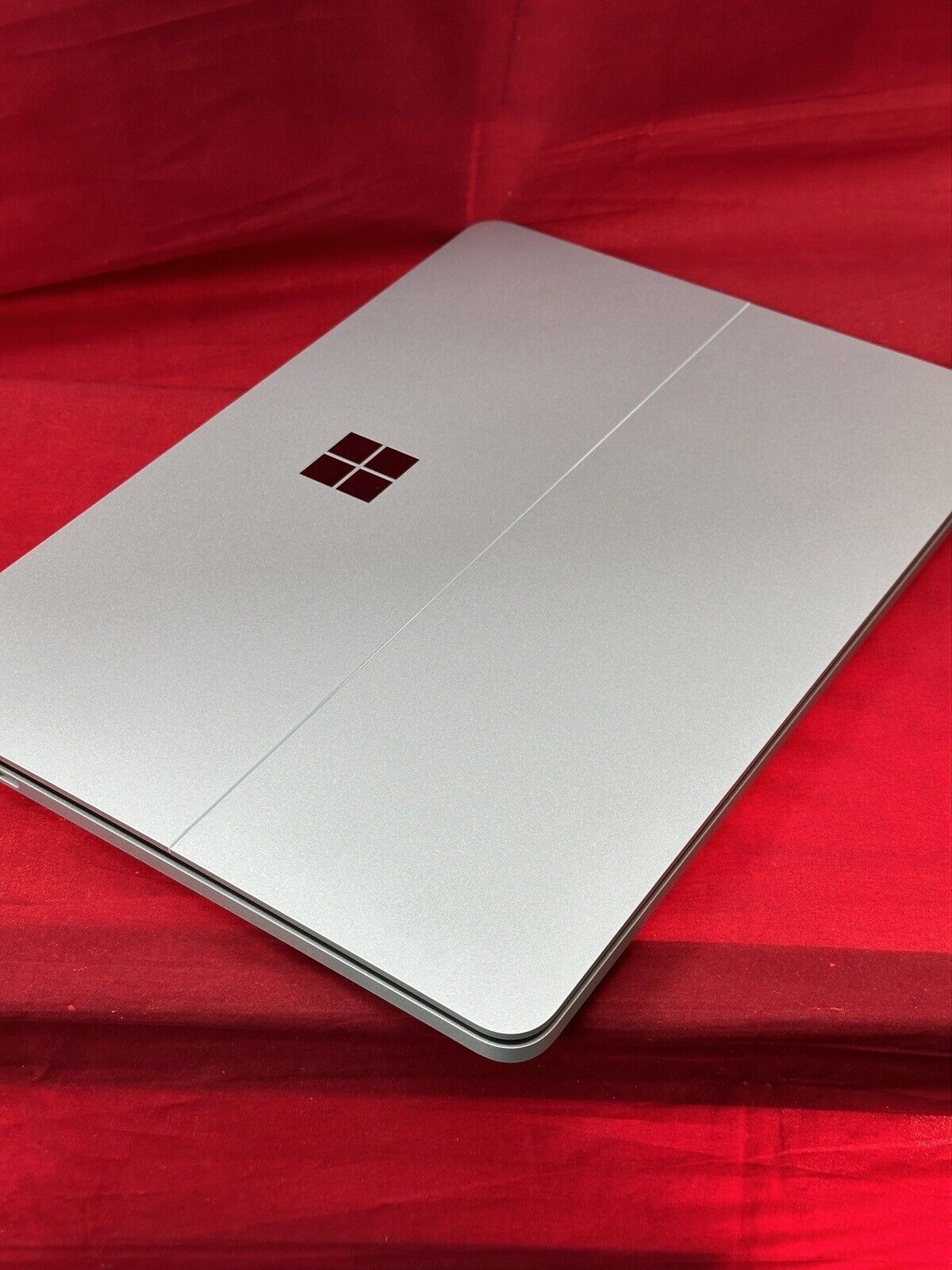 Microsoft Surface Laptop Studio 14.4" (512GB SSD, Intel Core i7-11370H 16GB Ram